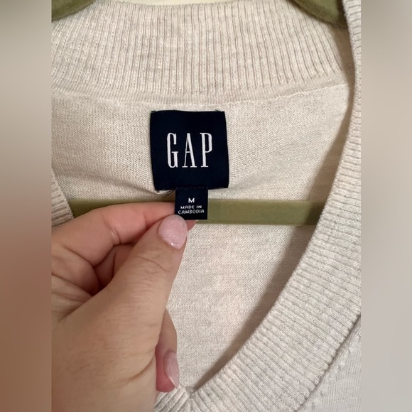 GAP Lightweight Sweater Crème Medium - Picture 2 of 6